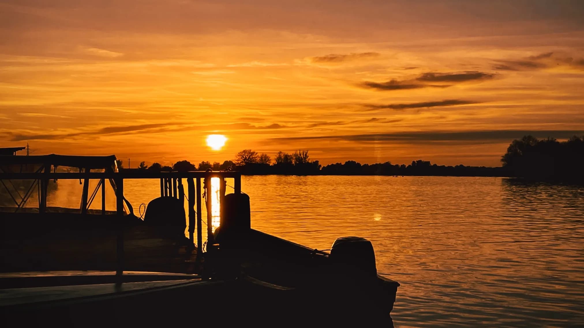 rasarit în Delta Dunării