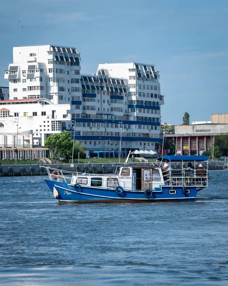 Tur de forță în  Delte Dunării  de  4 zile cu vaporașul MAR și șalupa rapidă Corsar traseu, Tulcea – Mila23 – Letea -Sulina!